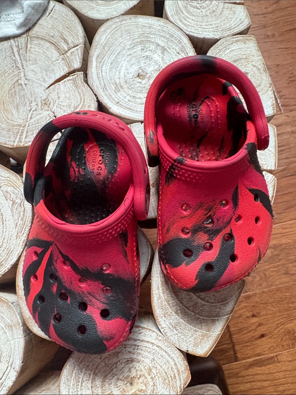 CROCS Kids Red and Black Marbled Clogs